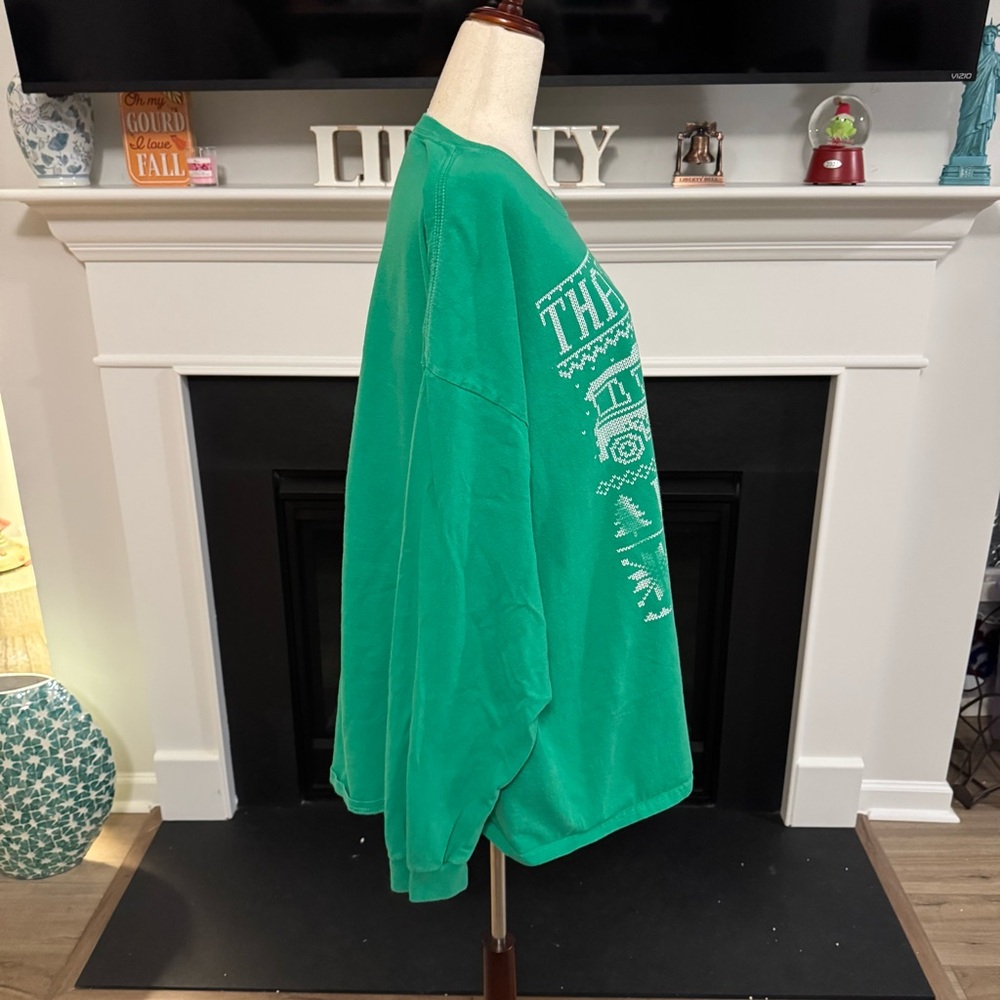 “That There Is an RV” Christmas Vacation Sweatshirt – Gildan Ultra Cotton (3XL) - Picture 6 of 10